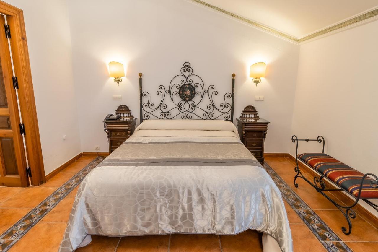 Hotel Santo Domingo De Silos Luaran gambar